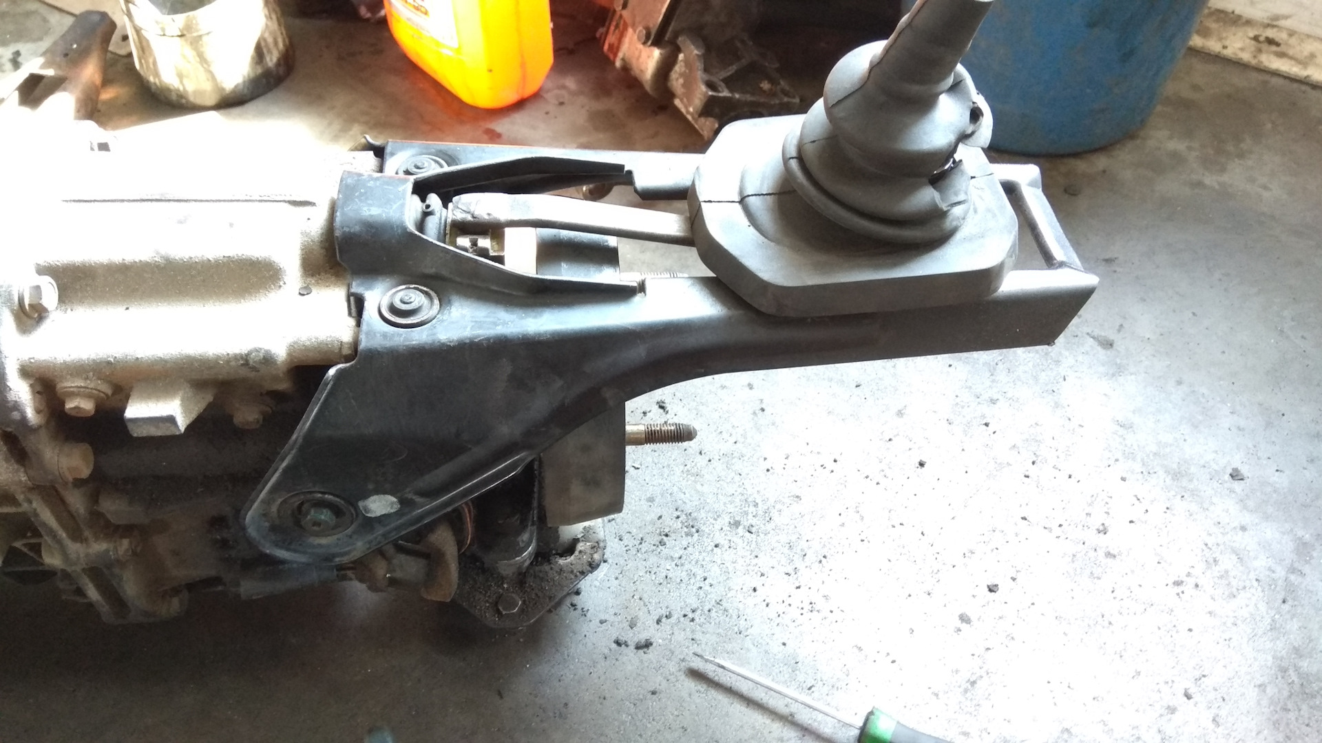 Замена сцепления и кулиса QuickShift — Ford Sierra, 2 л, 1992 года ...