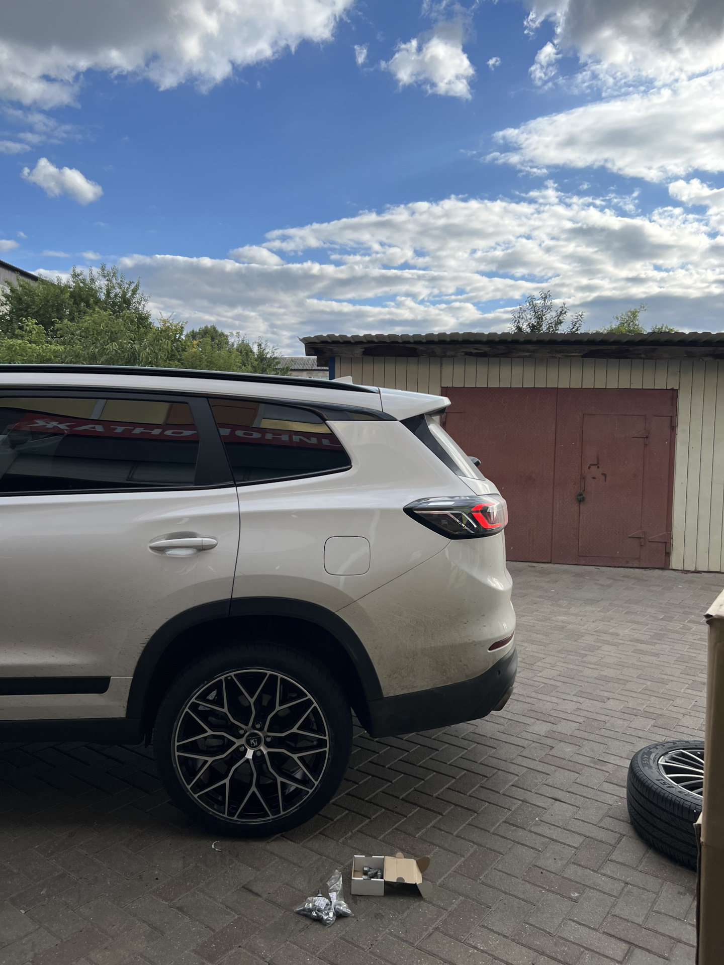 Колеса чери 8 про макс. Chery tiggo 8 pro max. Chery tiggo 8 pro max диски. Диски чери тигго 8 про. Chery tiggo 8 pro черный.