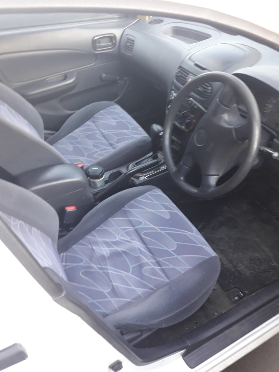Second-hand. Живой, пока молодой (Nissan Wingroad/AD)