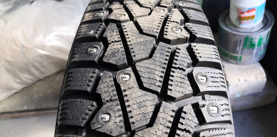 Pirelli Ice Zero. Pirelli или Cordiant. Зимние шины Пирелли или Йокогама. Pirelli Ice Zero наклейка.