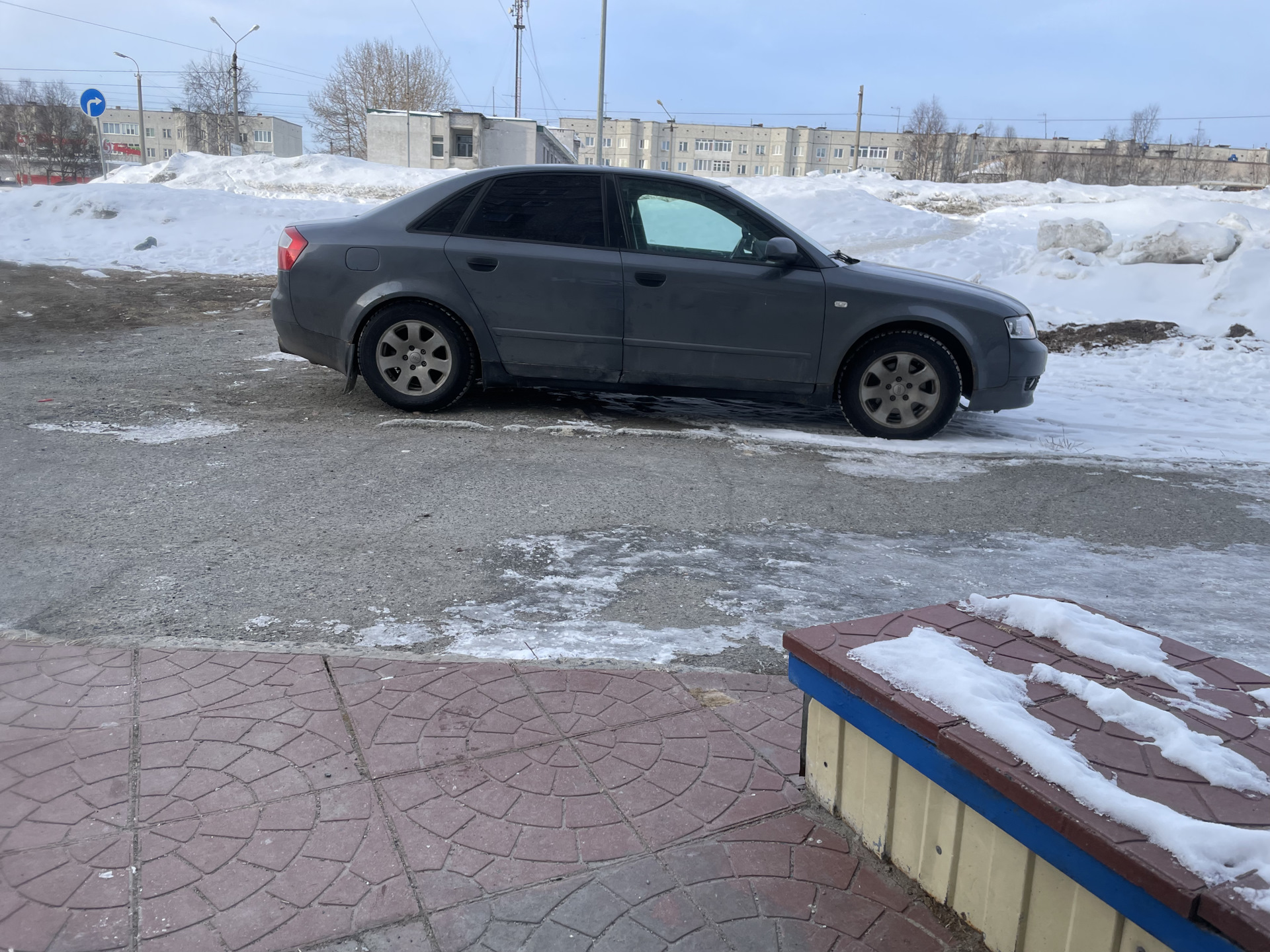И так, купил ее неделю назад, машина ушатана в салат, без делать — Audi ...