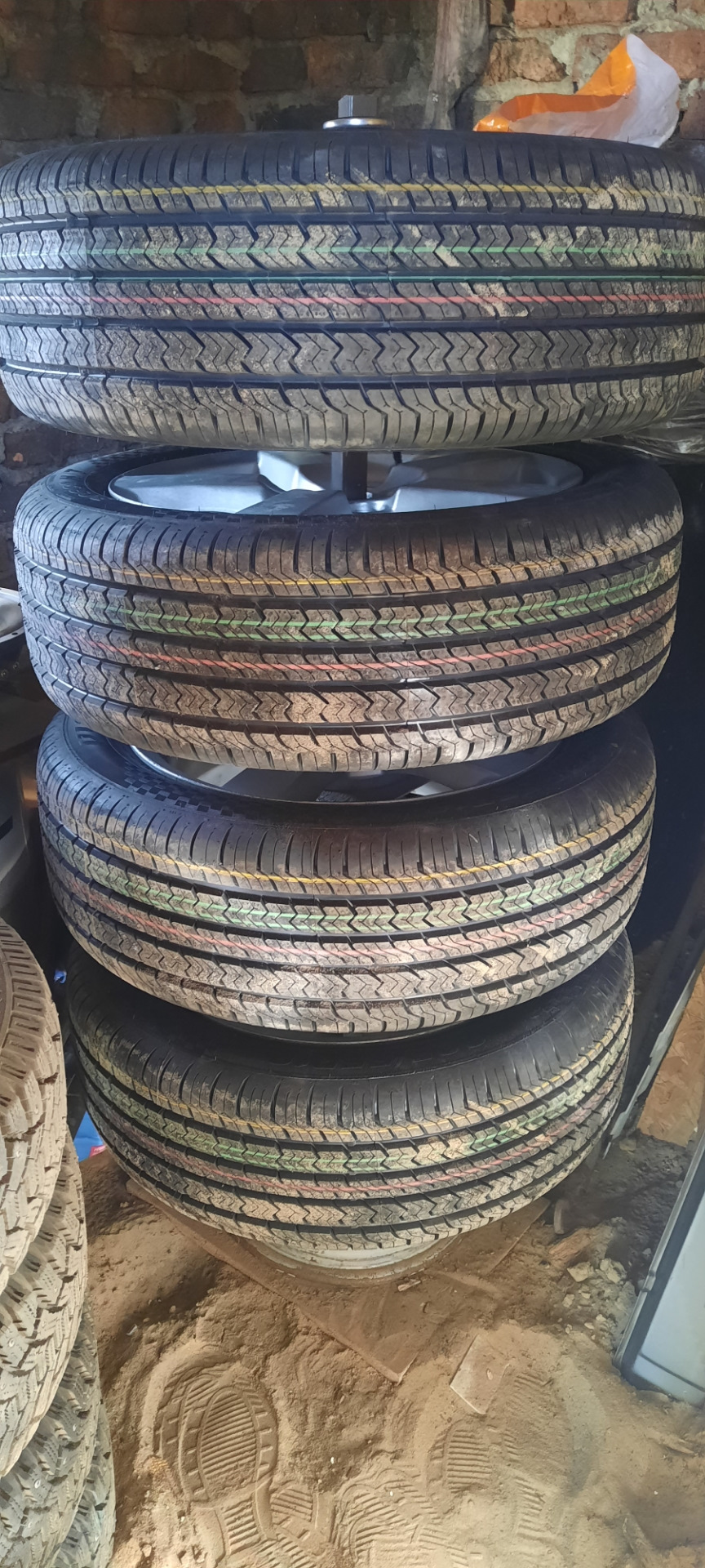 Кого интересовала стойка для хранения колес! — Hyundai Tucson (JM), 2 л ...