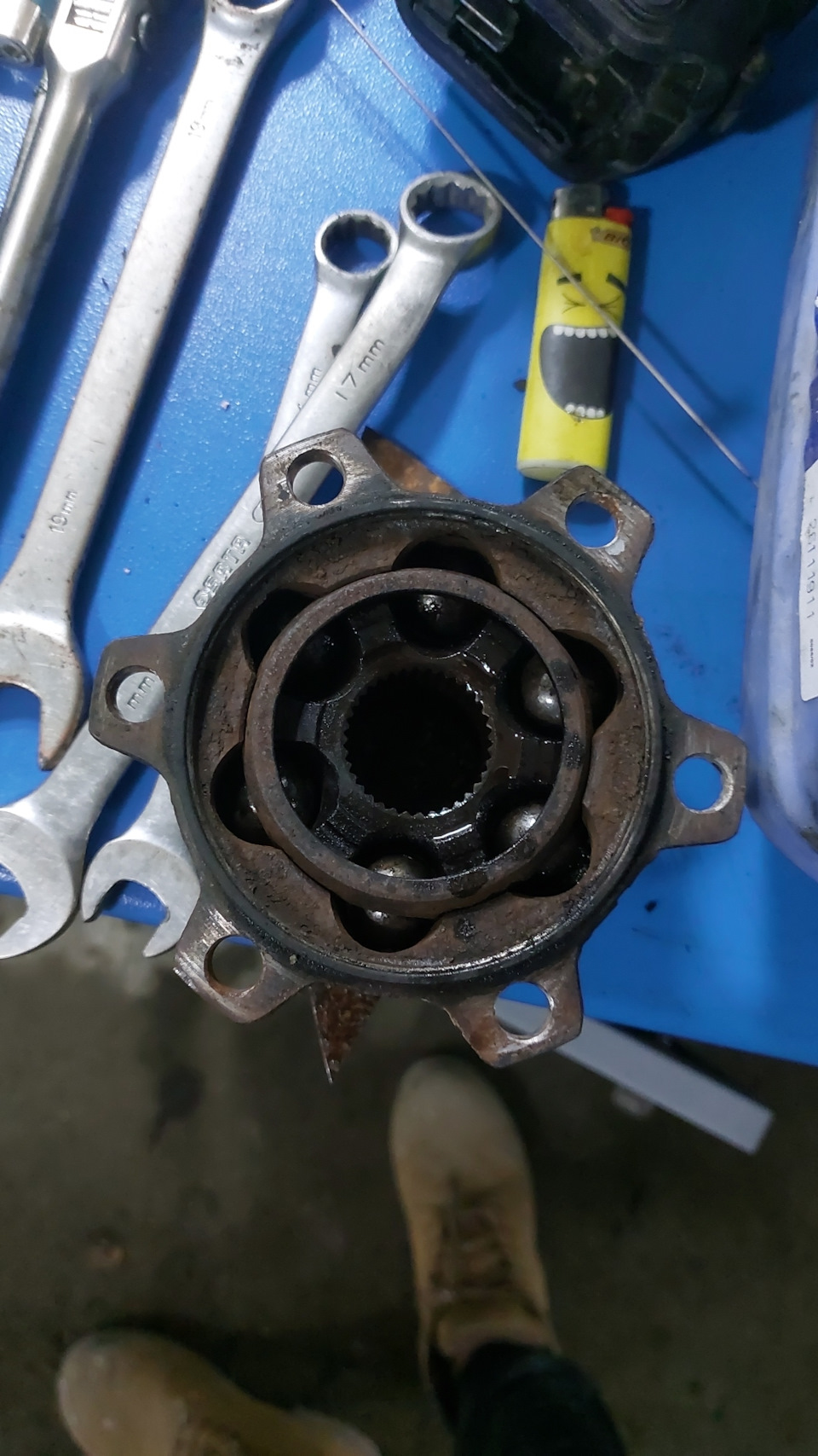 Замена шруса на кардане. — Mitsubishi Pajero (2G), 2,8 л, 1992 года ...