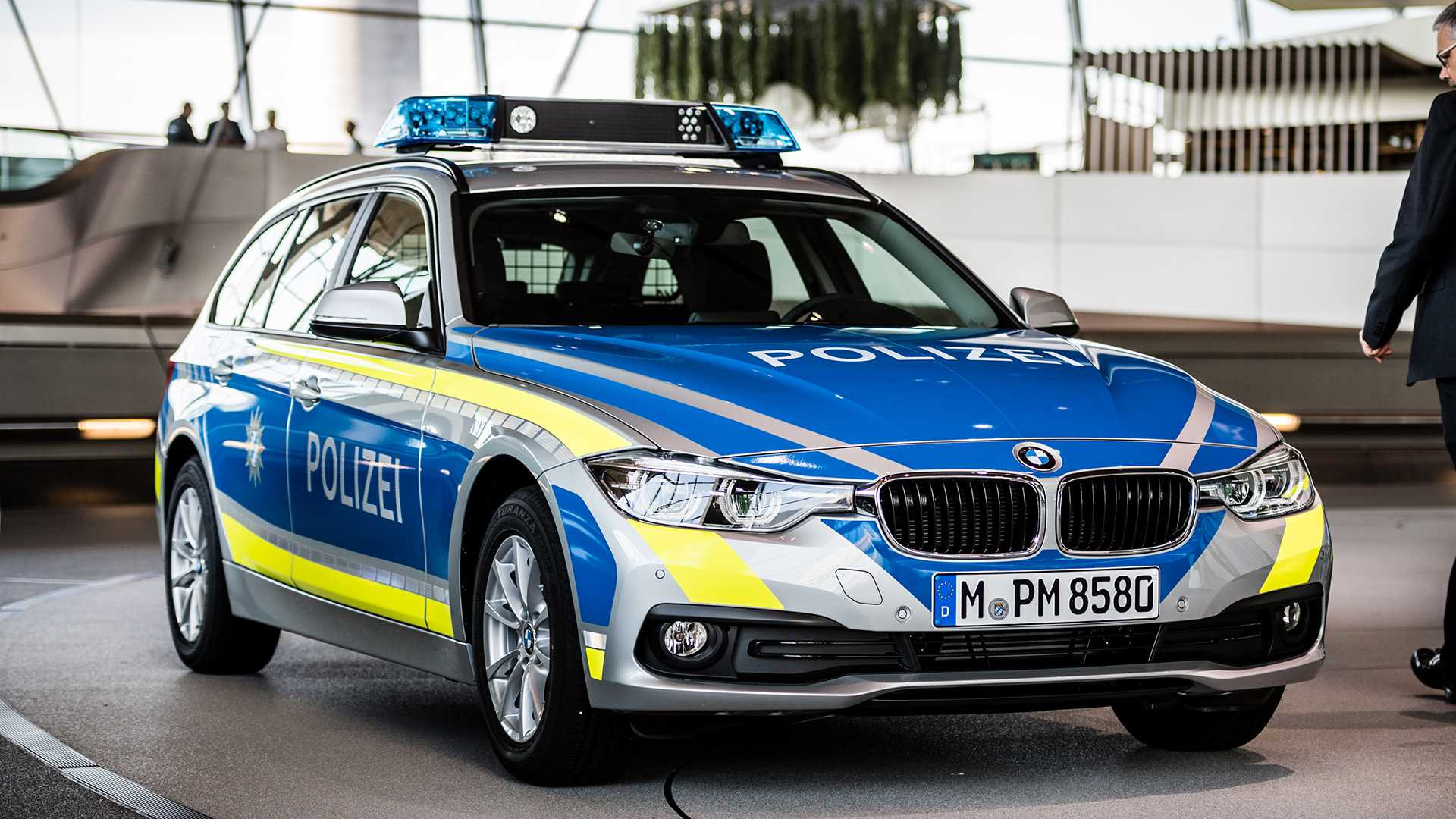 Купить bmw в германии. BMW Polizei. BMW m1 Polizei. Полиция Германии БМВ. BMW 545i Polizei.