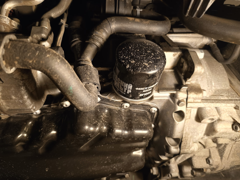 Несмотря на то, что затягивал от руки, вокруг чисто — Volkswagen Tiguan (2G)