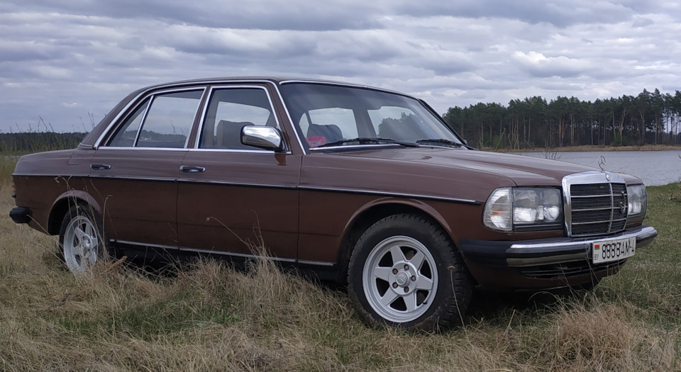 Литые диски RONDELL 7Jx15 ET23 5x112 на Mercedes-Benz W123, Mercedes ...