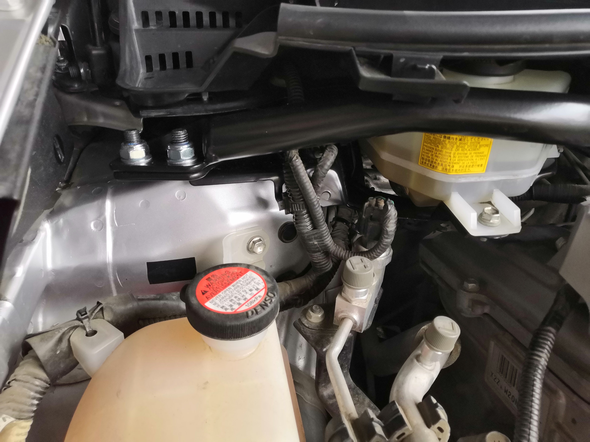 Распорка в альфу — Toyota Prius Alpha, 1,8 л, 2015 года | тюнинг | DRIVE2