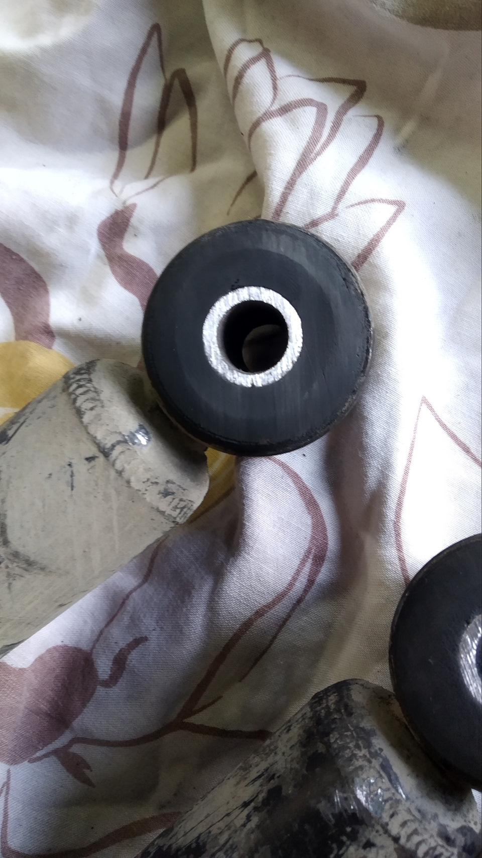 Замена сайлентблоков нижних в стойках — Toyota Mark II (100), 2 л, 1997 ...