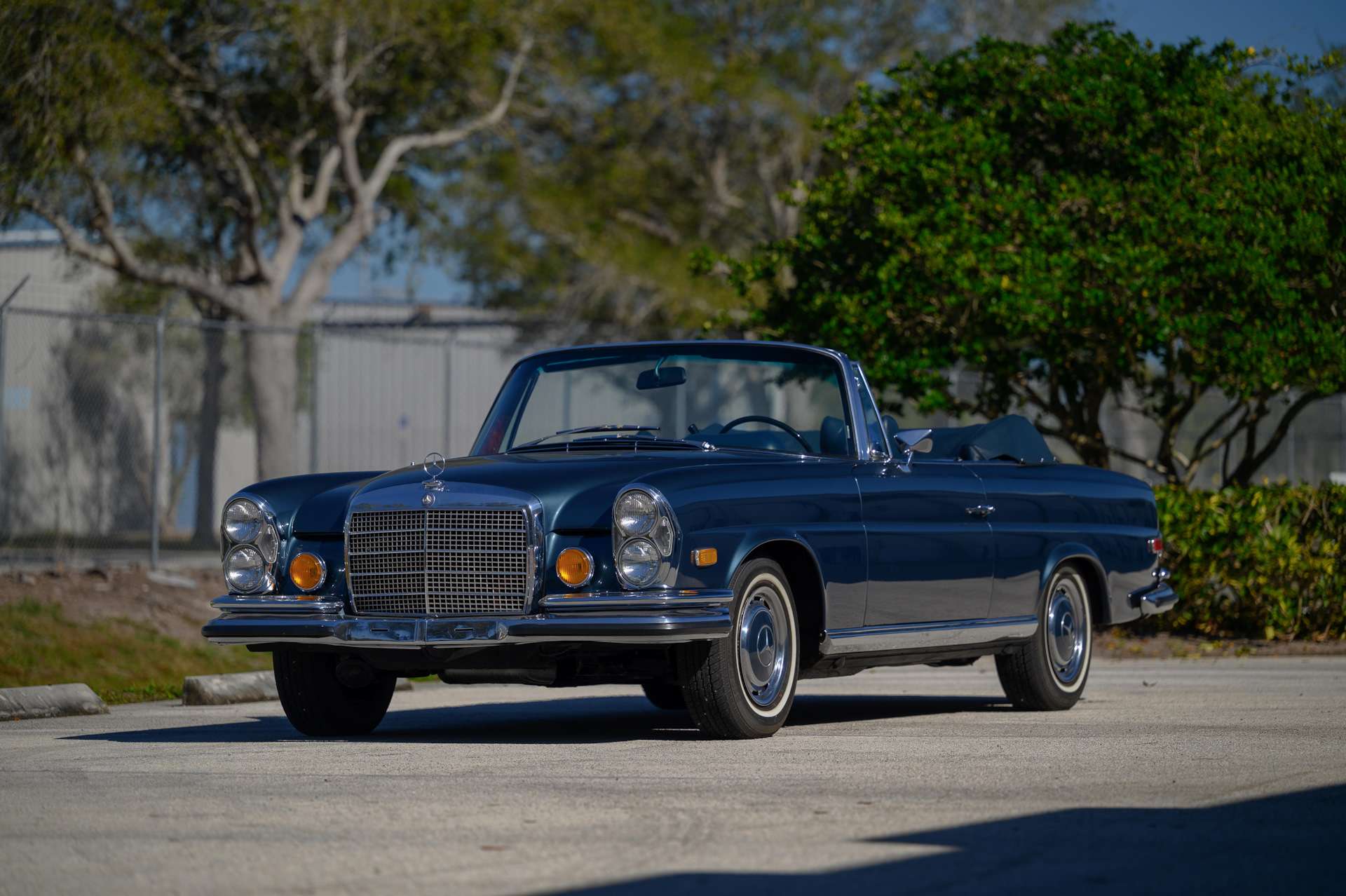 Mercedes Benz w111 Cabrio 280se