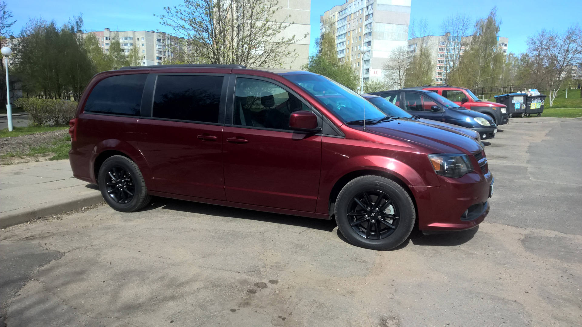 Dodge Grand Caravan (5G) 3.6 бензиновый 2019 | GT 2019 3.6 maroon на DRIVE2