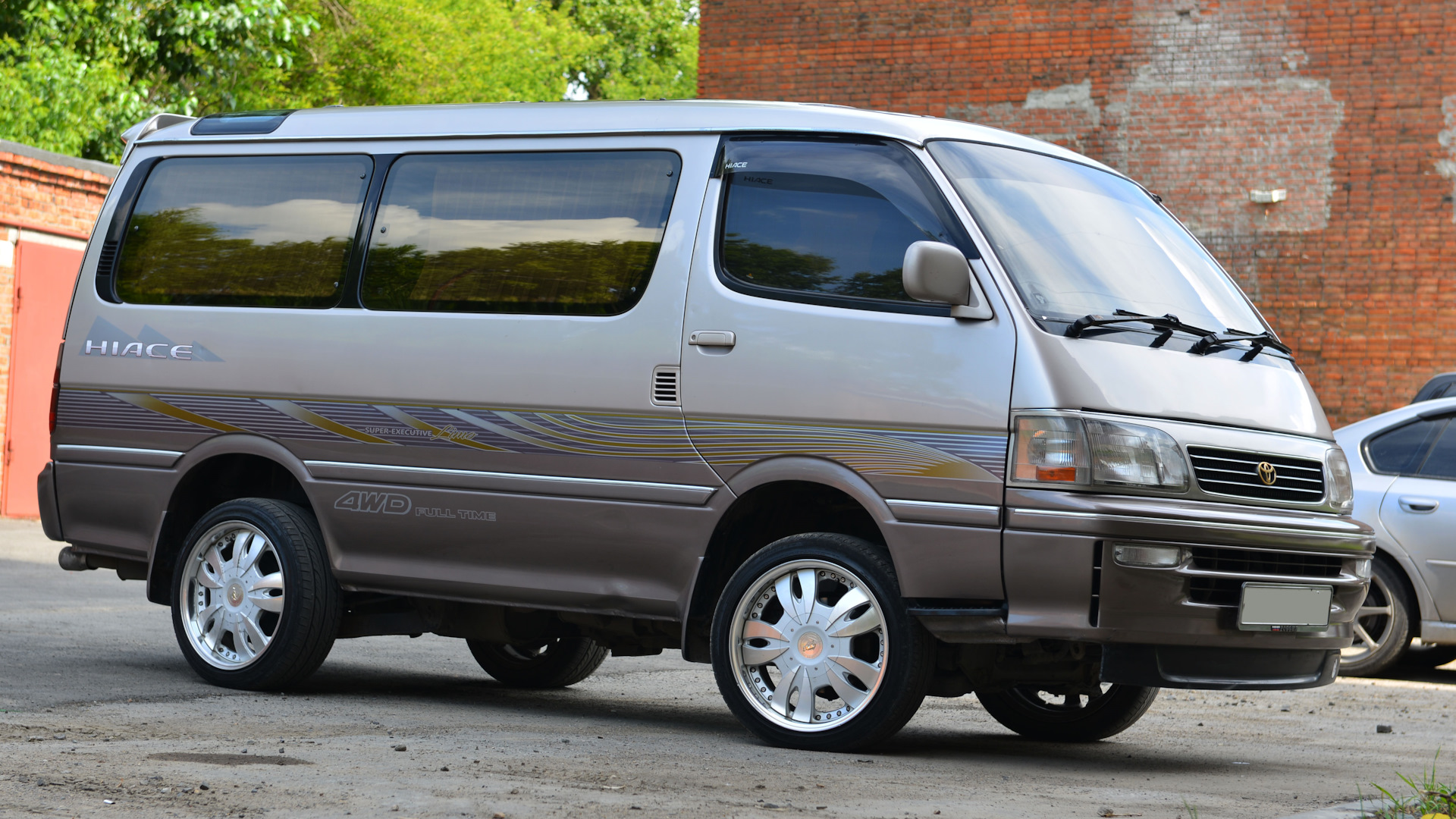 toyota hiace tuning