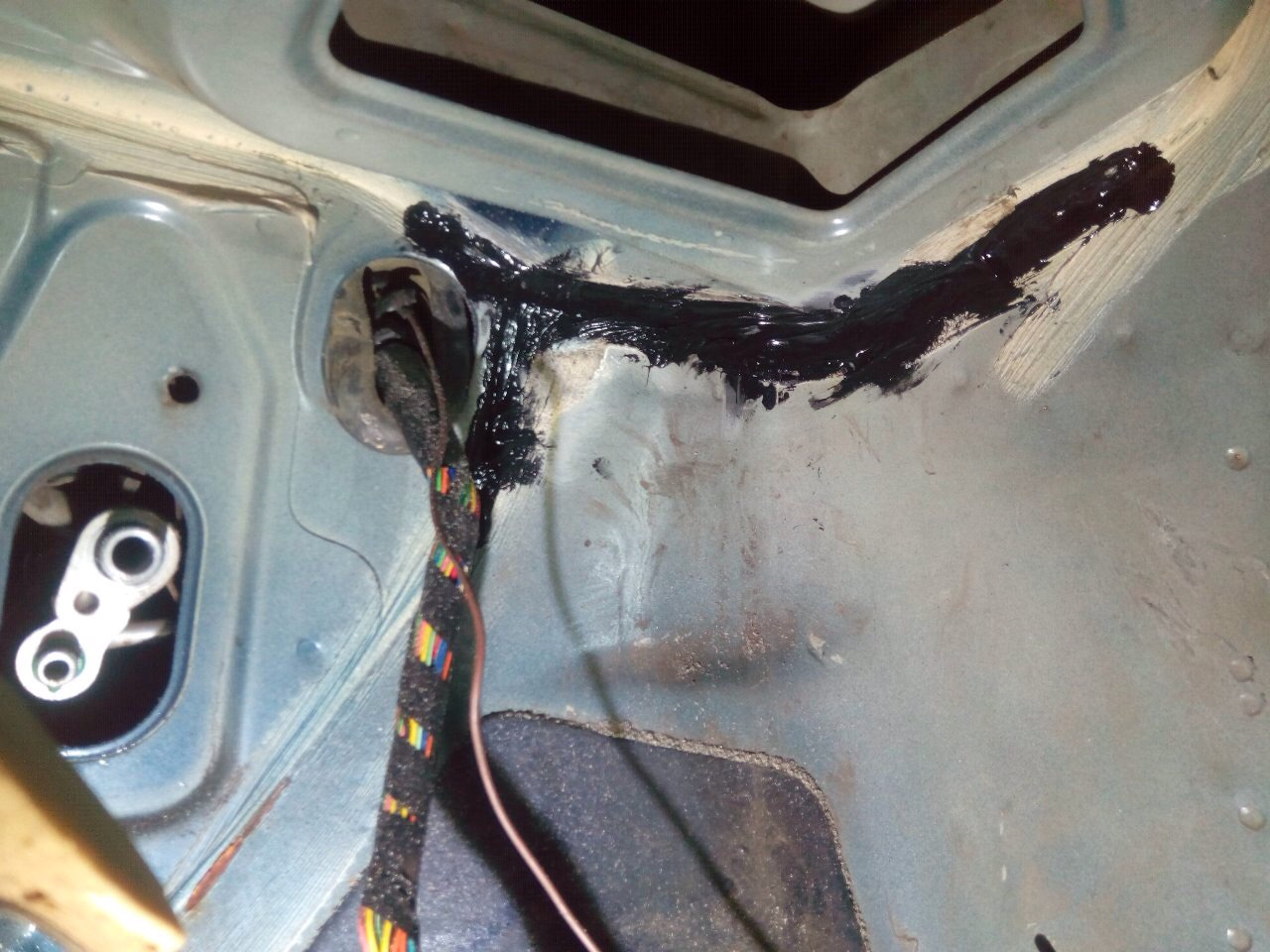 Вода под задним сиденьем хонда цивик. Как снять сиденье иран ходро саманд. Стошнило в салон автомобиля. Вода под задним сидением. Вода под задним сидением.