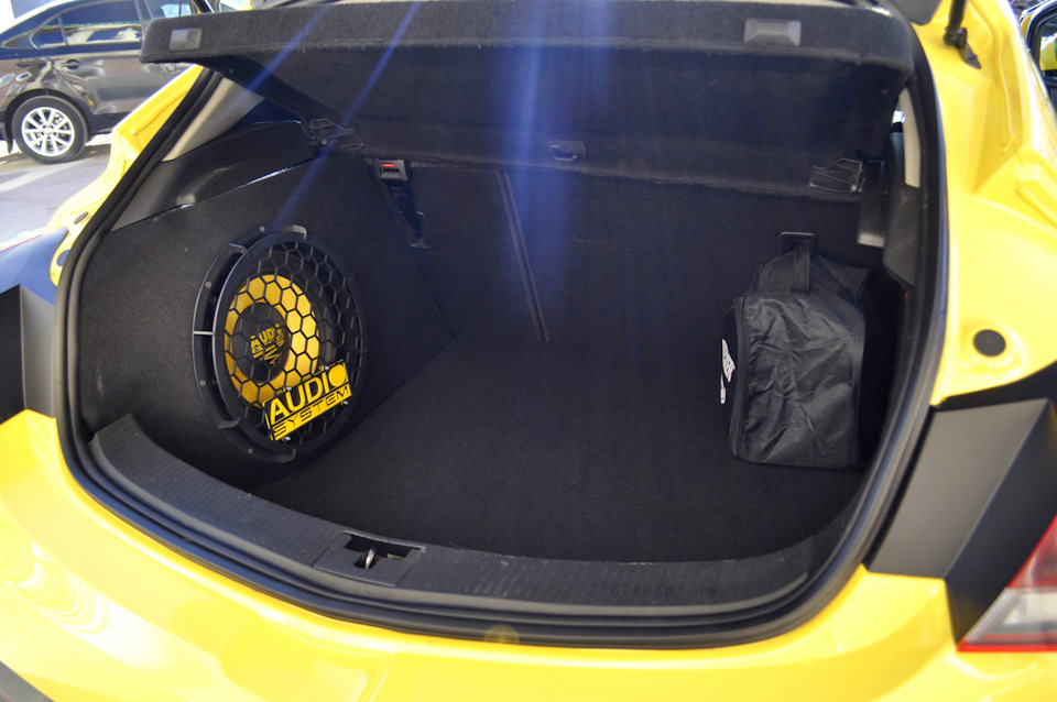 Обшивки задних арок — LADA Ларгус, 1,6 л., 2018 года | автозвук | DRIVE2