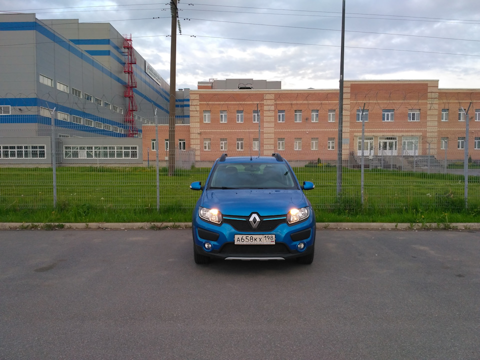 Замена ламп ДХО/ГАБАРИТЫ — Renault Sandero Stepway (2G), 1,6 л, 2018 ...