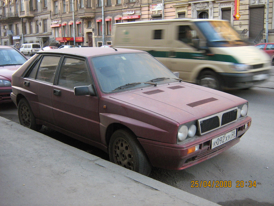 Авто lancia delta integrale
