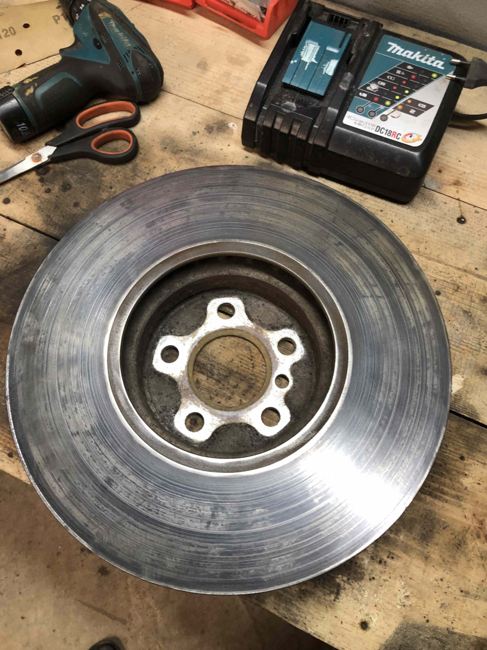 "Повело" передний тормозной диск — BMW 5 series (G30), 2 л, 2017 года ...