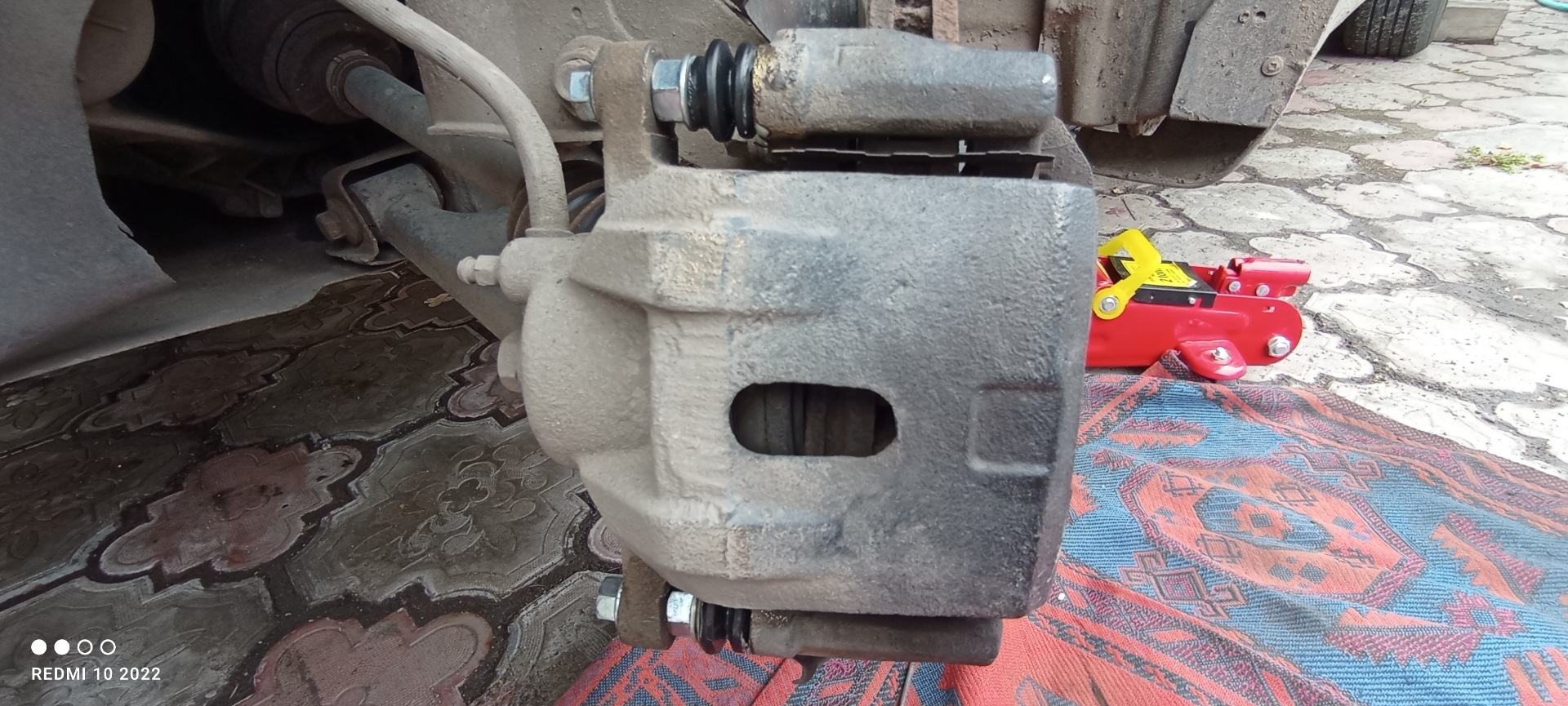 Направляющие суппортов и по мелочи — Lifan Solano, 1,6 л, 2011 года ...