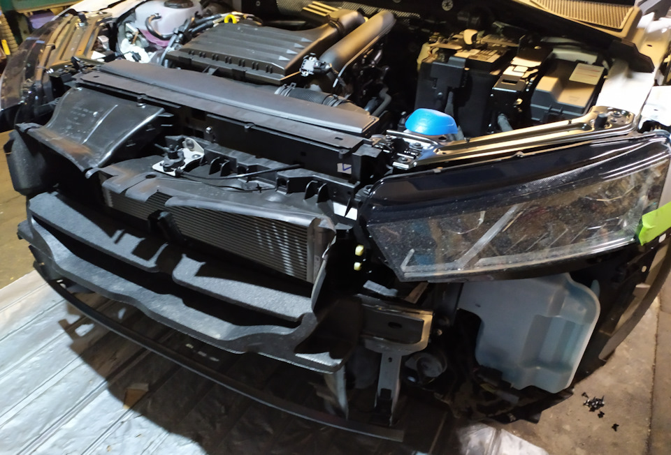 И снова сетка, и не только — Skoda Octavia A8 Mk4, 1,4 л, 2021 года ...