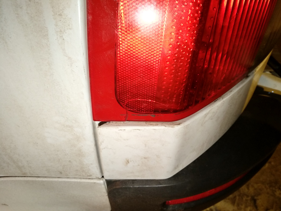 42. Ремонт треснувшего заднего левого фонаря — своими руками. — Volvo ...