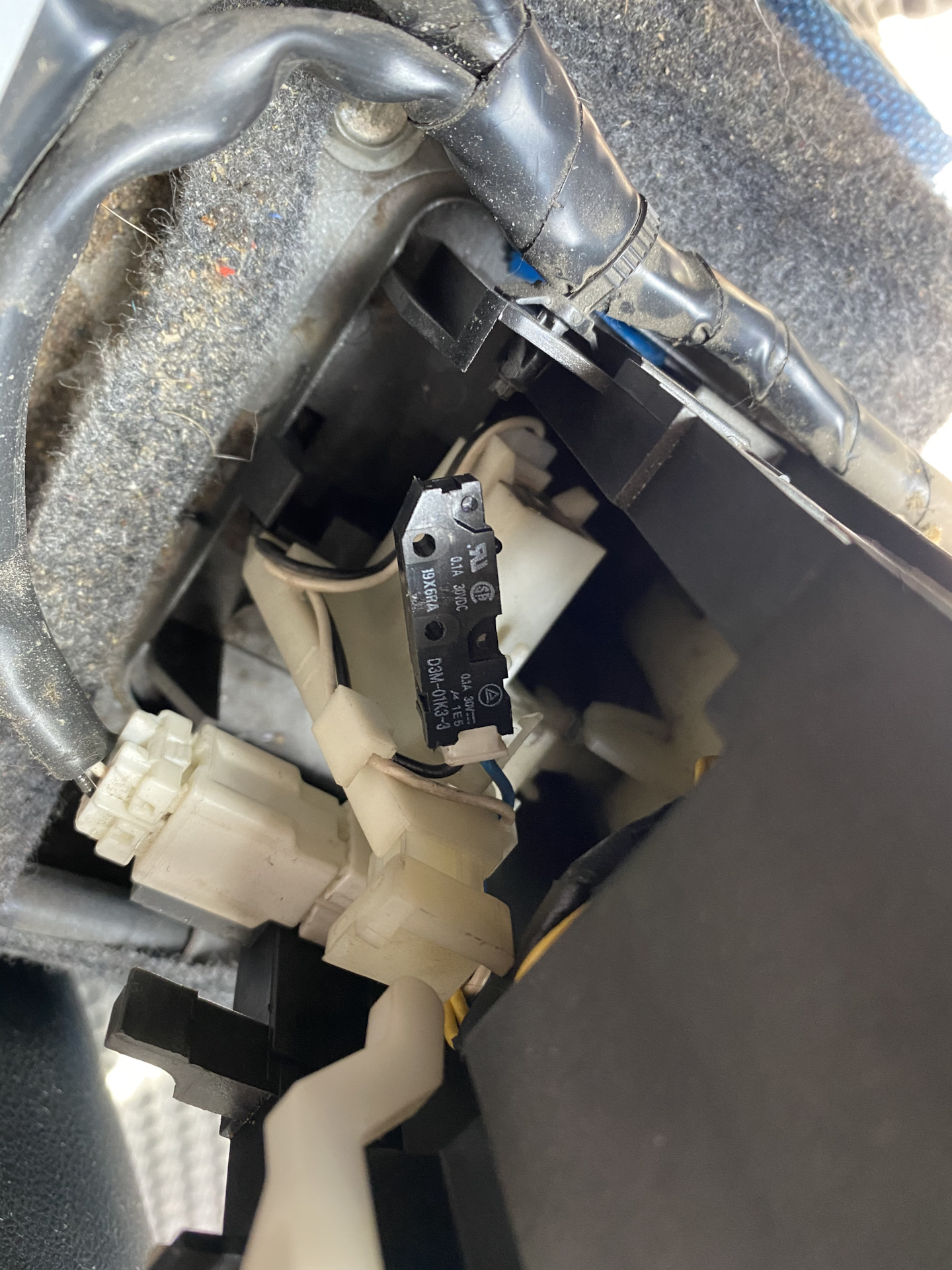 Не переключается коробка с режима Р — Nissan Wingroad (Y12), 1,5 л ...