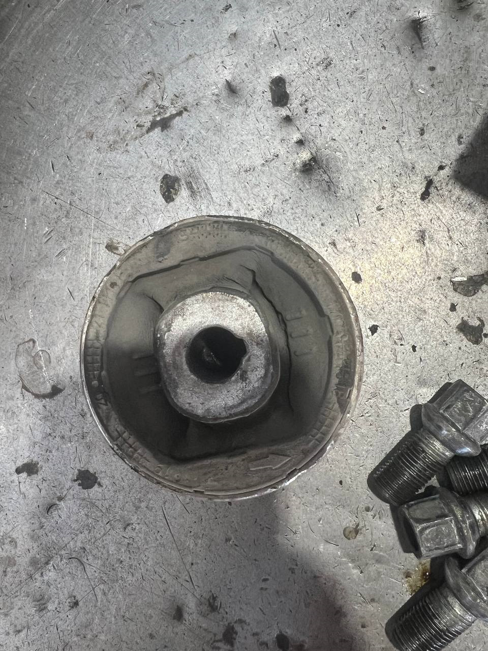 Страх поломки рулевой рейки + обслуживание ходовой — Audi A4 (B8), 2 л ...