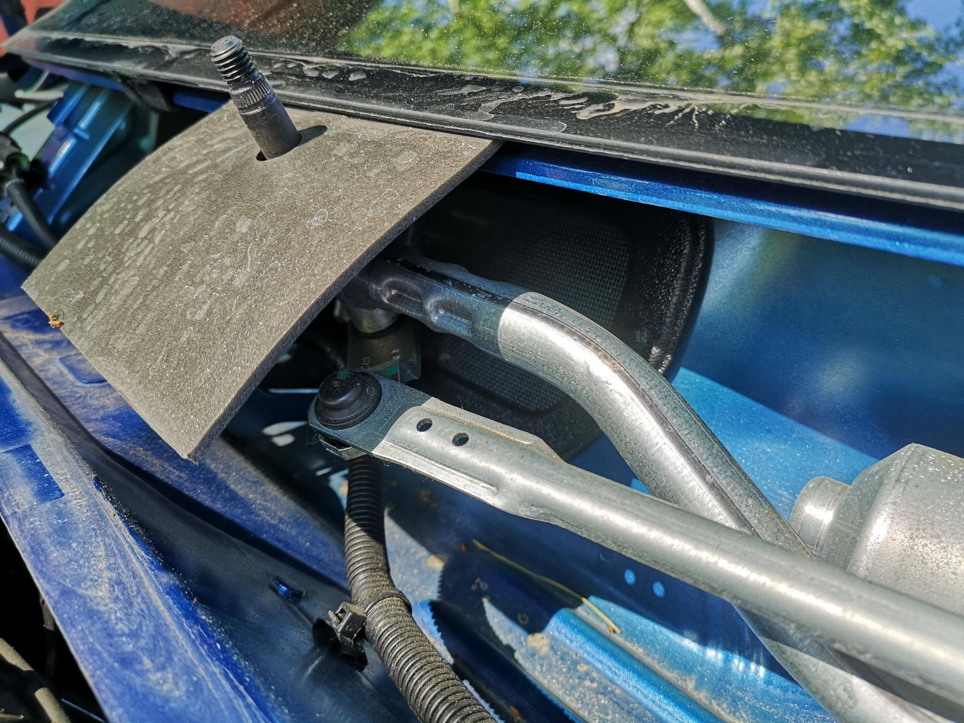 Сетка воздухозаборника! — Lada Vesta SW Cross (1G), 1,6 л, 2021 года ...