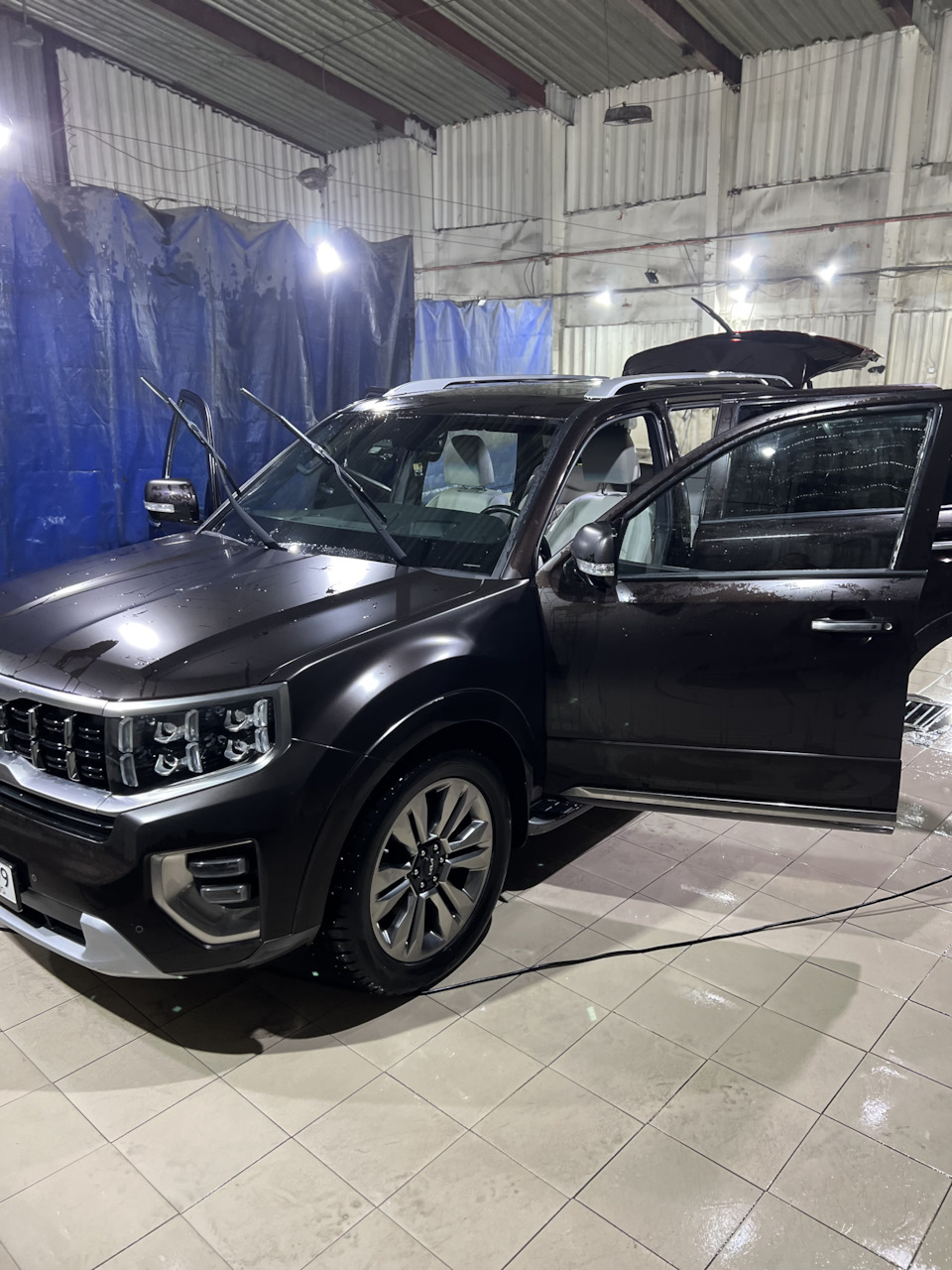 Photo from the logbook KIA Mohave (HM2)