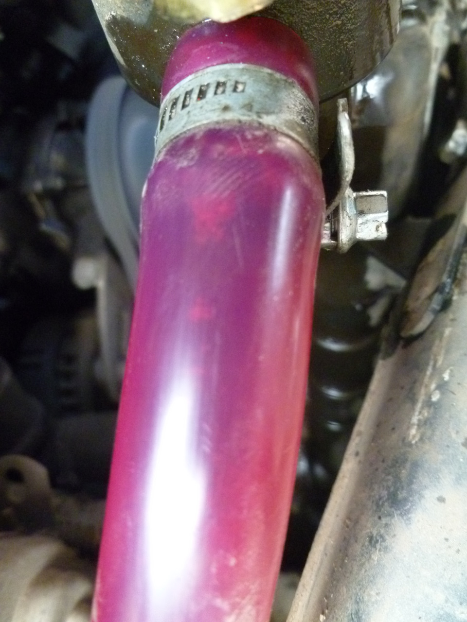 Я закрыл пробку, в шланге воздуха нет. — Lada 2120 Надежда