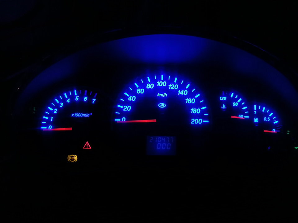 Пересвет приборных панелей — LADA Приора хэтчбек, 1,6 л., 2012 года ...