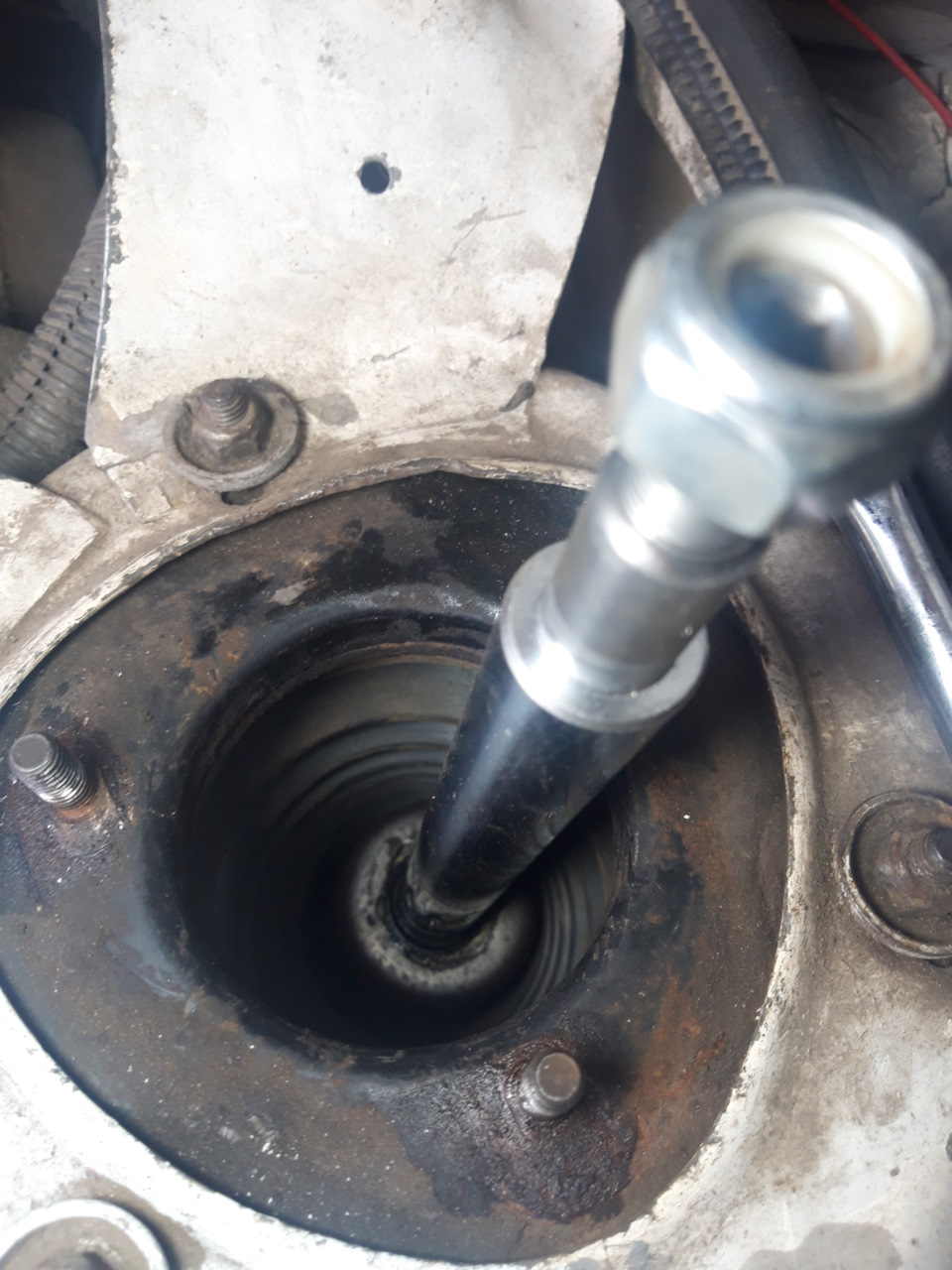 Небольшая доработка капота для установки карба Дааз с фильтром — Jeep ...