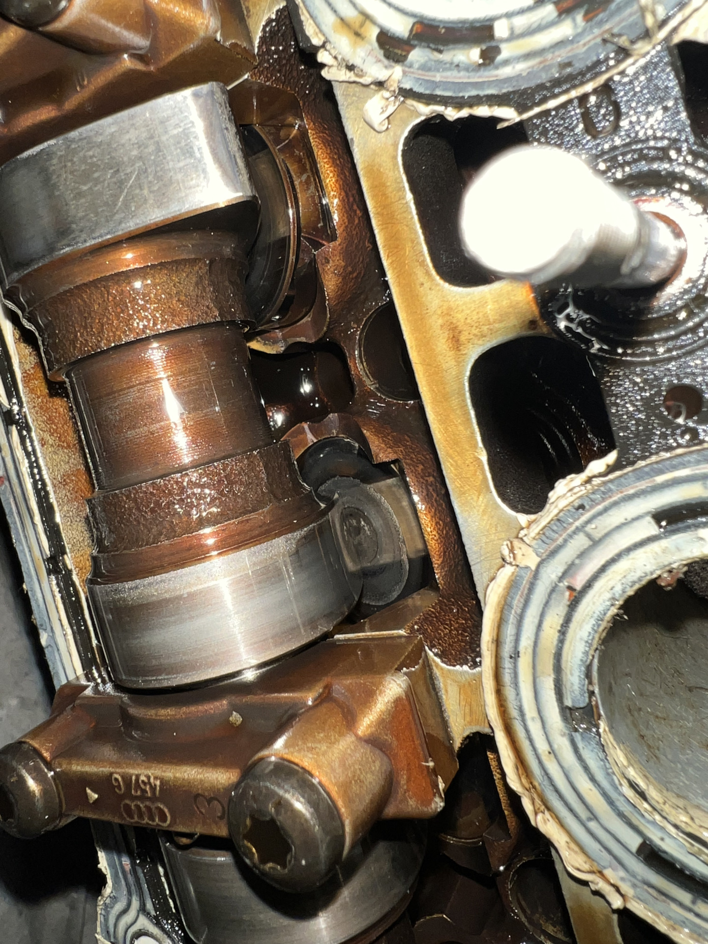 6. Выпускной распредвал к4м. Замена распредвала к4м. 6 к4м. Гбц рено 1.