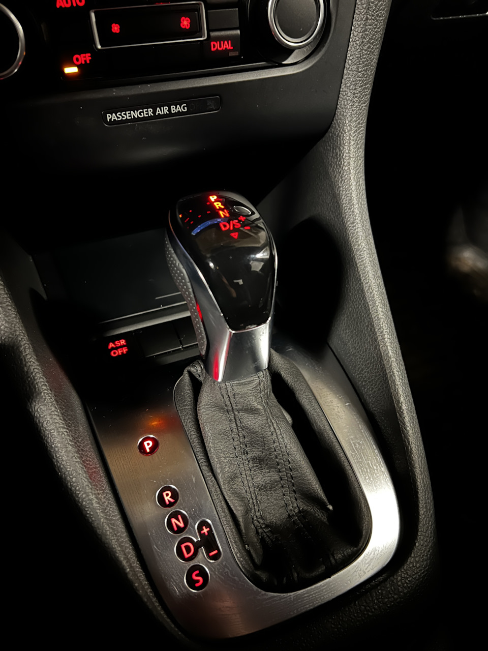13. Замена ручки КПП — Volkswagen Golf Mk6, 1,6 л, 2011 года | тюнинг ...