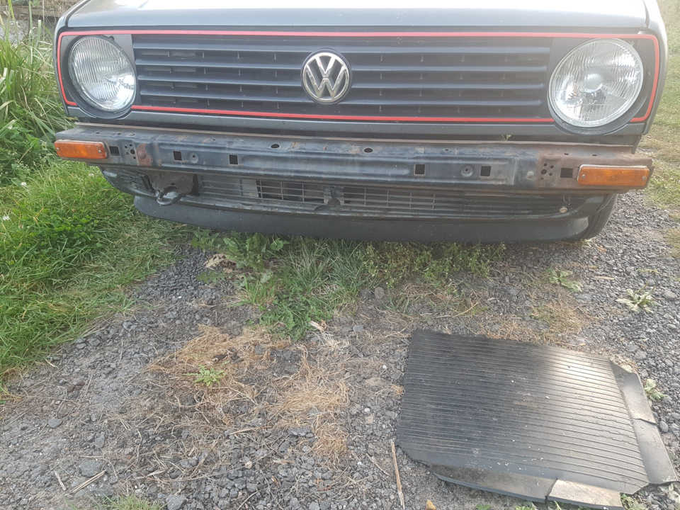 Накладка передняя Volkswagen Golf 2