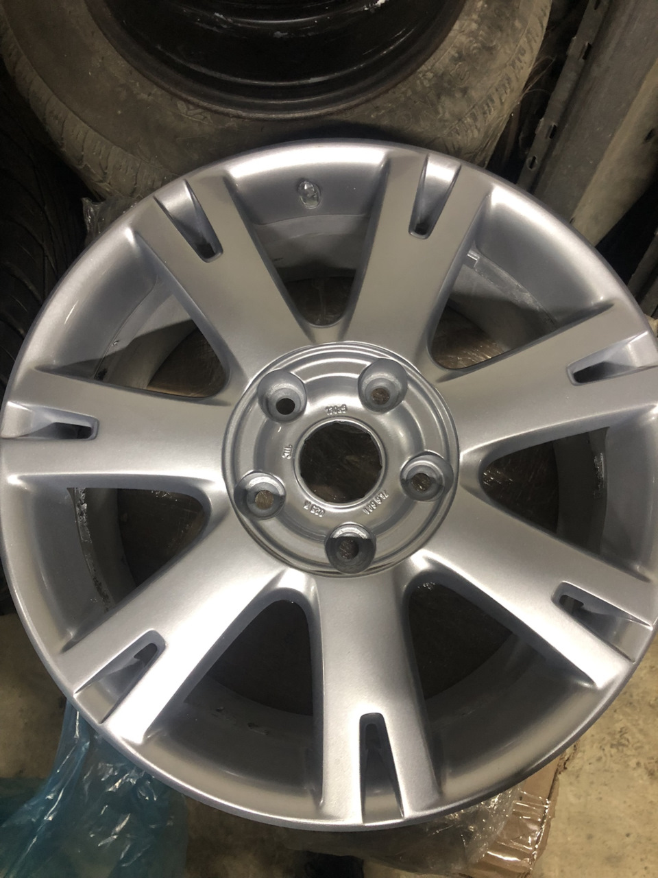 Диски — Volkswagen Touareg (1G), 2,5 л, 2004 года | колёсные диски | DRIVE2