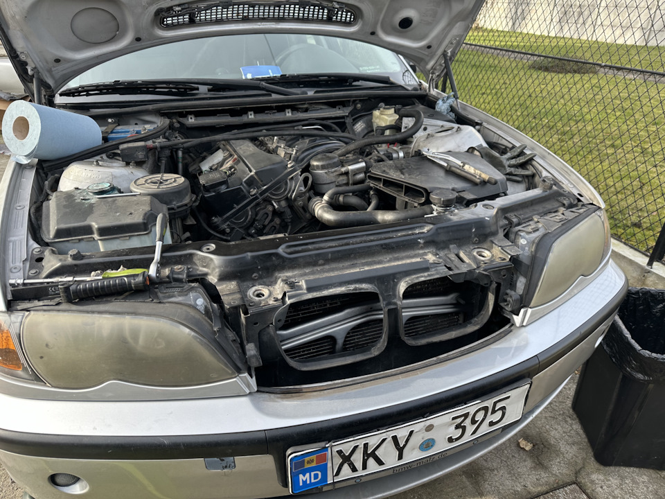 стал уходить антифриз. уходит антифриз из расширительного бачка ваз 16 клапанов приора. стал уходить антифриз. уходит антифриз подтеков нет. стал уходить антифриз.