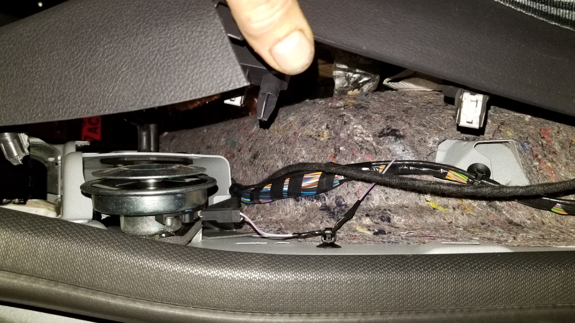 Держатель лампочки ближнего света ford focus 2. Переходная рамка 2 din сайбер. Фокус 3. Передняя камера для автомобиля форд фокус 3. Разъём лампы h7 форд фокус 2 рестайлинг.