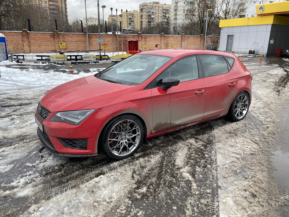 Диски leon. Seat Leon fr 2014. Seat Leon 3 fr. Seat Leon mk3.