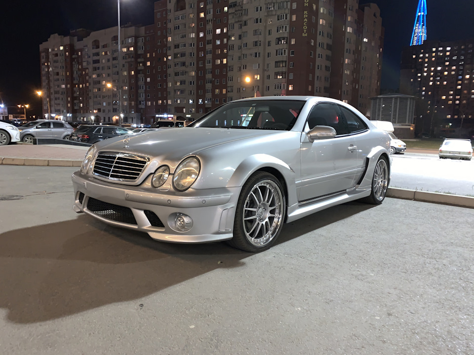 Mercedes Benz CLK w208