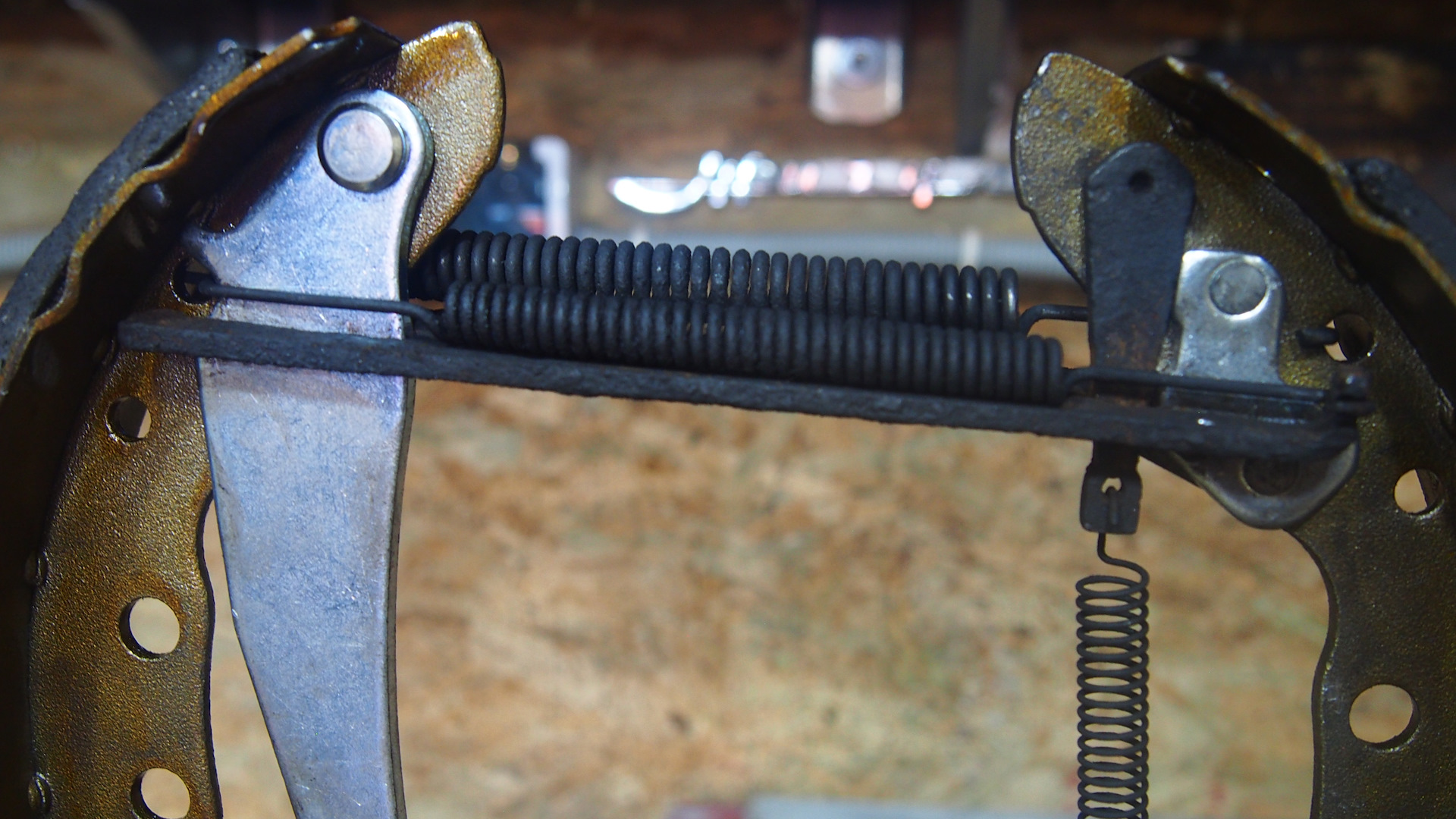 Как поменять колодки на Фольксваген Пассат Б4. Вспомнить молодость и ...