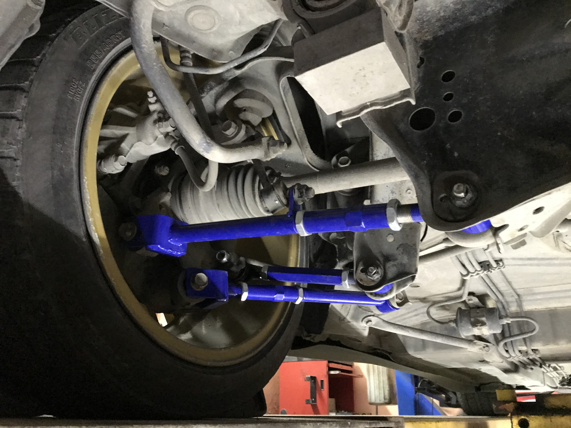 Подрамник хендай соната тагаз. Задняя подвеска чайзер 100. Подвеска чайзер 100. Задняя подвеска тойота чайзер 100. Подвеска toyota mark 2 100.