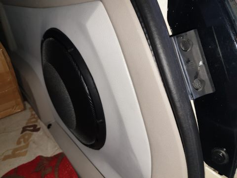 dodge magnum subwoofer box