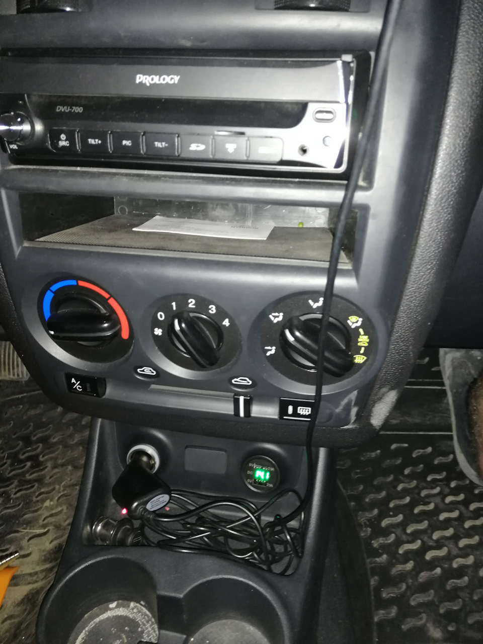 Вольтметр и USB-разъемы — Hyundai Getz, 1,4 л, 2010 года | электроника |  DRIVE2