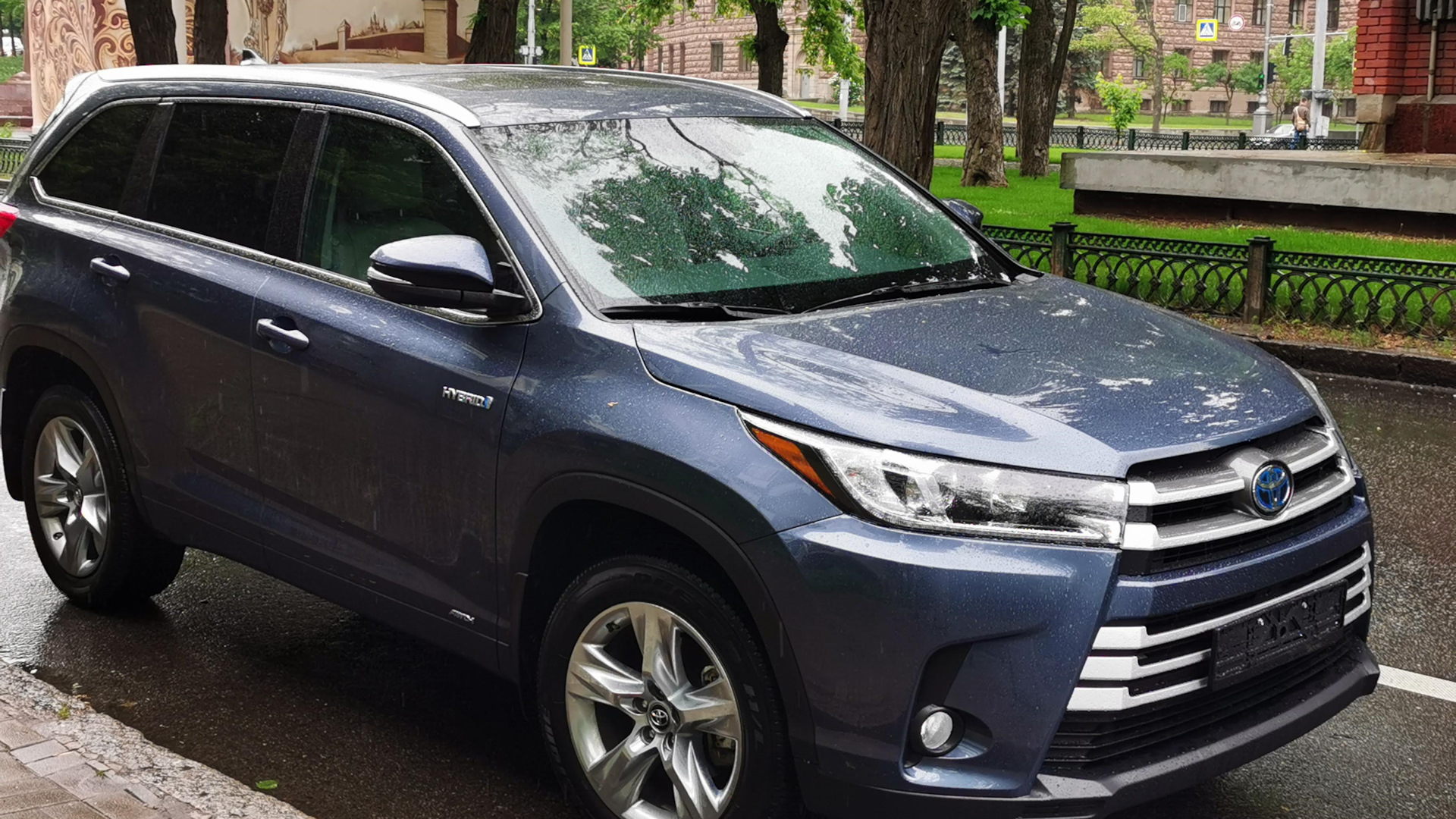 Тойота хайлендер 2018. Toyota Highlander Hybrid. Хайлендер гибрид 2018. Toyota Highlander 2018 Black Edition Hybrid.