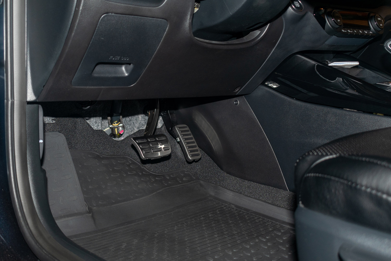 Скрытое подключение радар-детектора и видеорегистратора + освещение ...