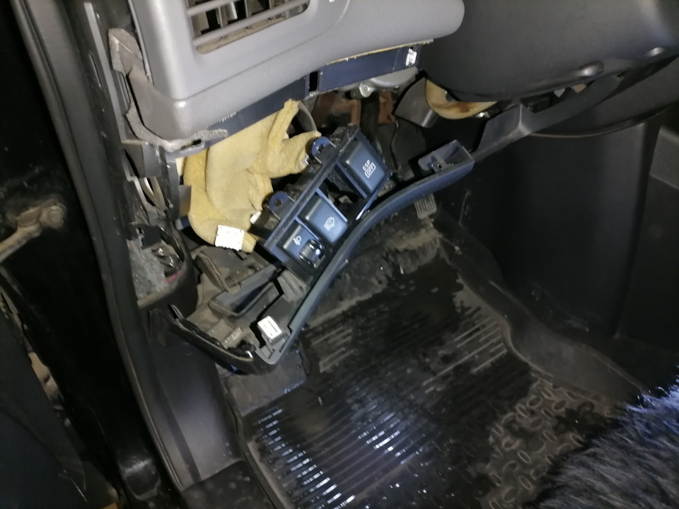 Кнопка люстры — Nissan X-Trail II (t31), 2 л, 2008 года | своими руками ...