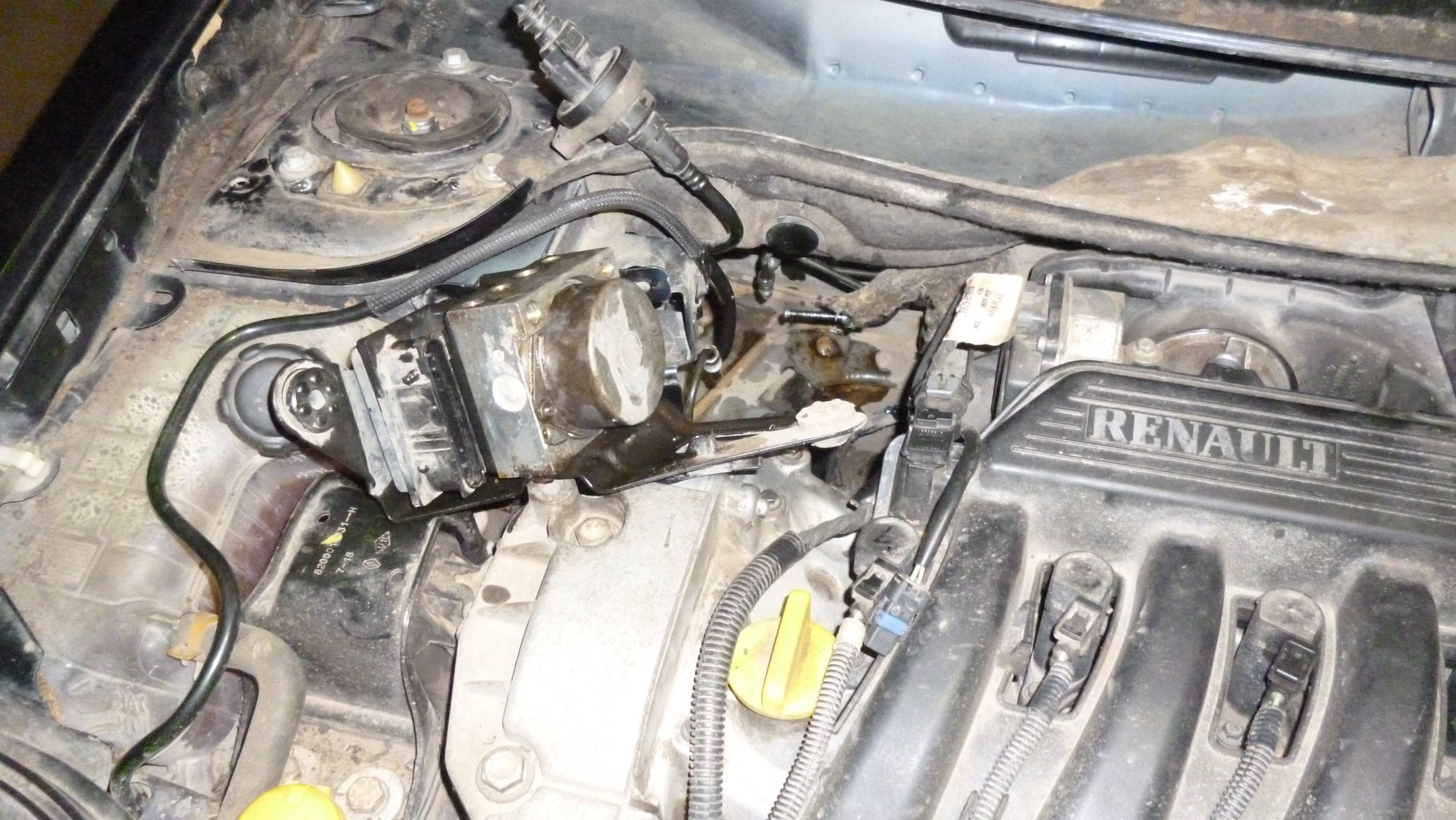 Неисправности лагуна 2. Df186 ошибка рено лагуна 2 1. Рено лагуна 2 рестайлинг. Неисправности лагуна 2. Панель приборов рено лагуна 2.