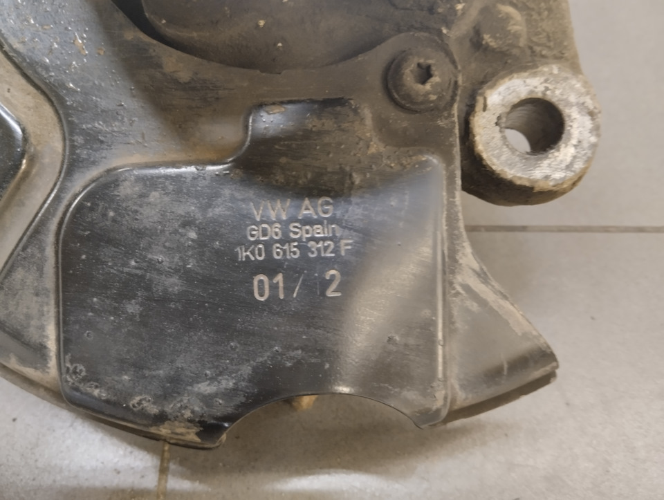 Поворотный Кулак в сборе пассат б6 б7 сс на Volkswagen Passat B6 ...
