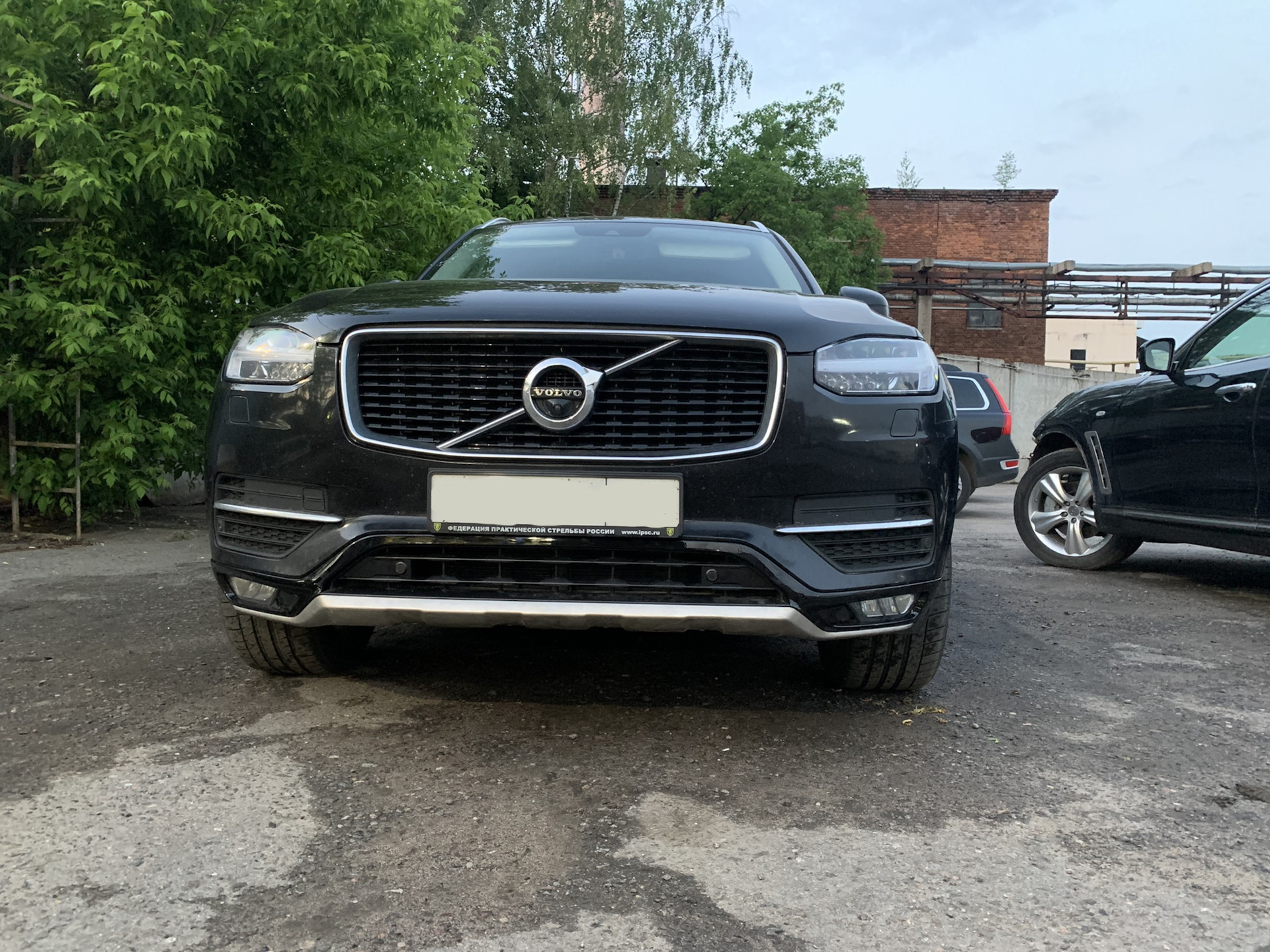 Установка юбки переднего бампера — Volvo XC90 (2G), 2 л, 2017 года ...