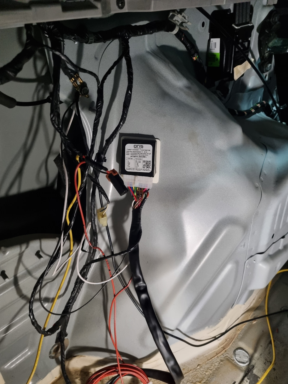 Установка фаркопа фирмы ТРЕЙЛЕР — KIA Sportage (3G), 2 л, 2012 года ...