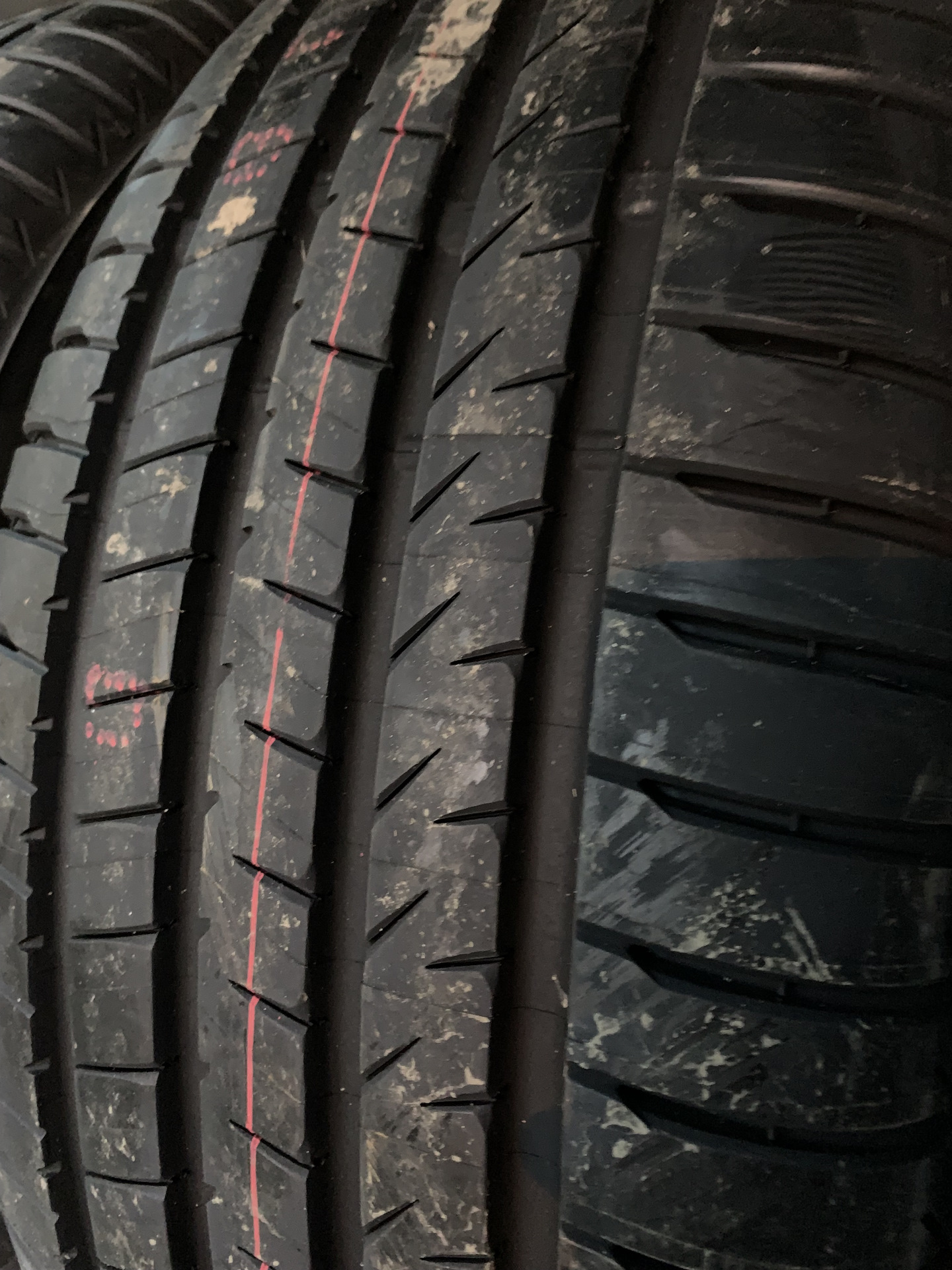 Bridgestone alenza 001 225 60 r18. 225/60r18 100h Alenza 001. Alenza 001. Бриджстоун Аленза. Bridgestone 235/55 r17.